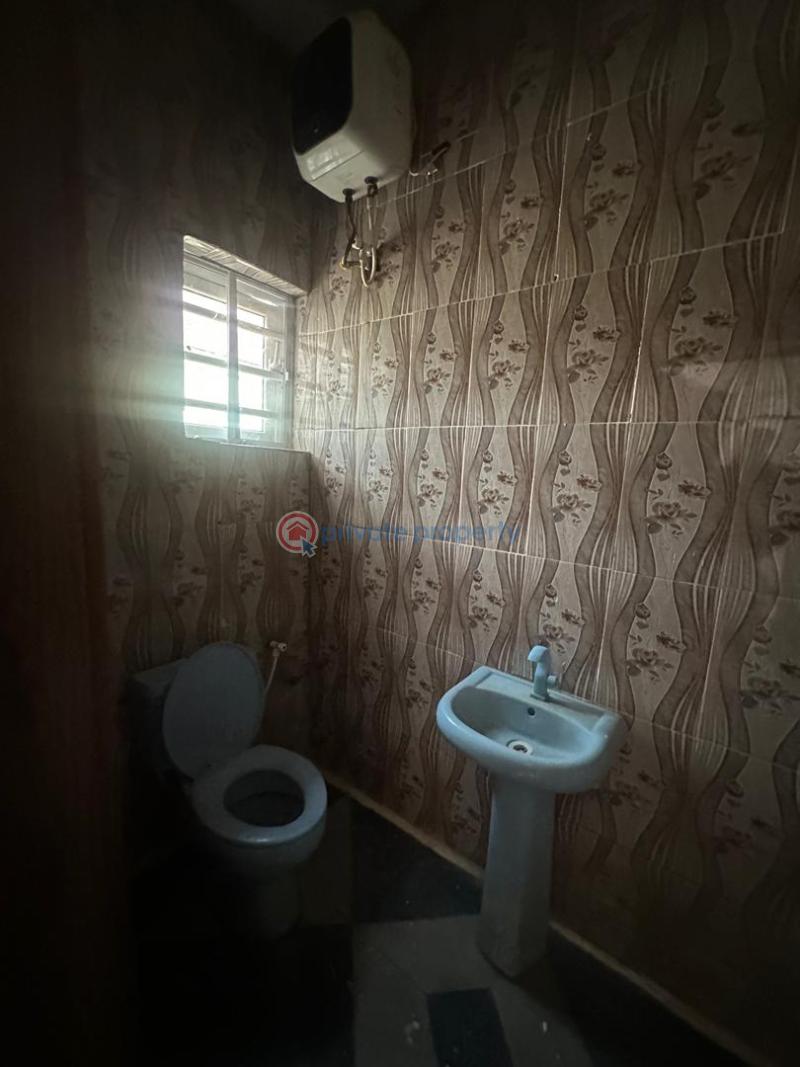 House For Rent At Forestry Hill, Jericho Gra. Ibadan Oyo - 11
