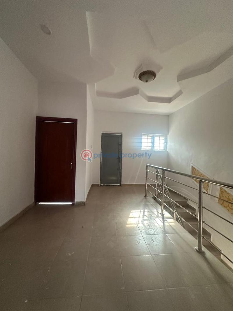 House For Rent At Forestry Hill, Jericho Gra. Ibadan Oyo - 12