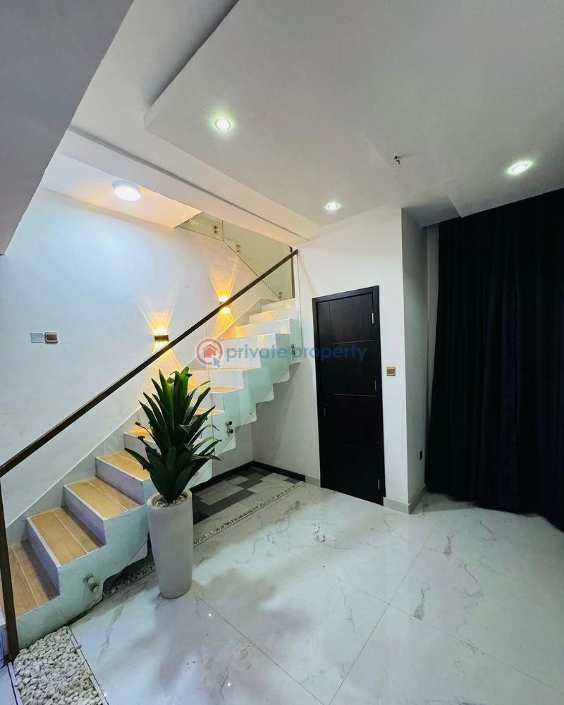 House For Rent Location: Kolapo Ishola Gra, Akobo, Ibadan* Akobo Ibadan Oyo - 1