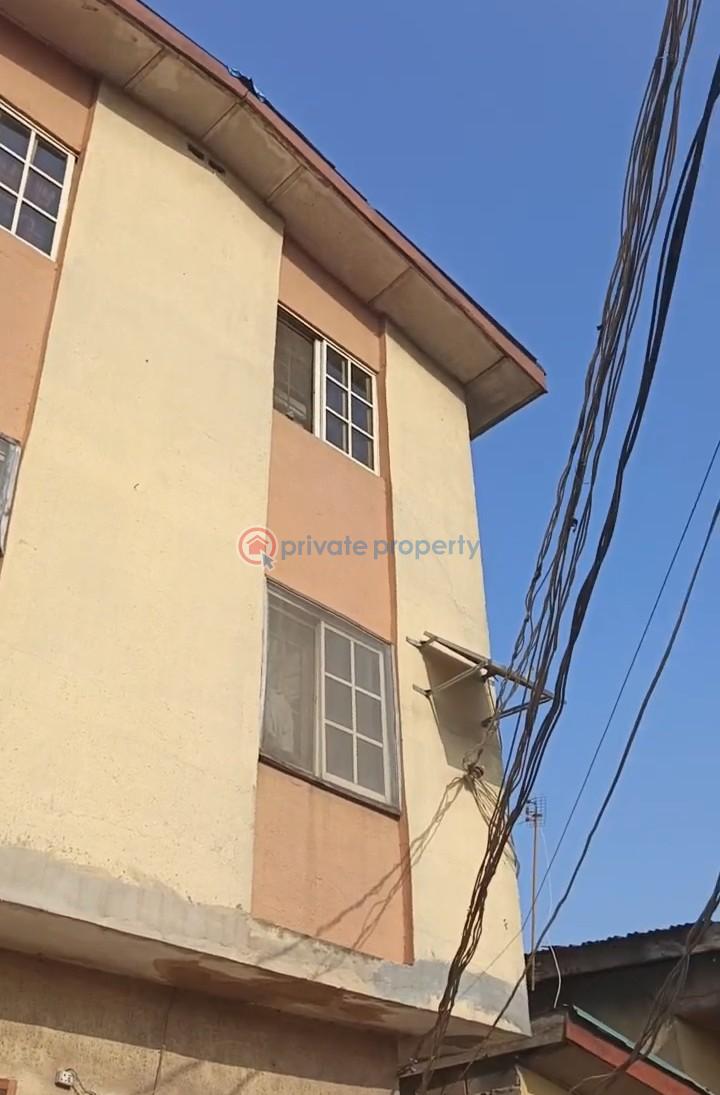 10 bedroom Block Of Flats For Sale Gbagada Lagos - 2