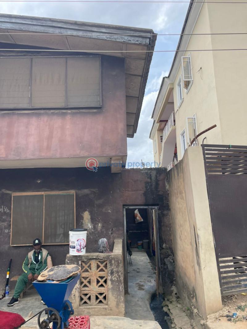 10 bedroom House For Sale Pen Cinema Agege Lagos - 2