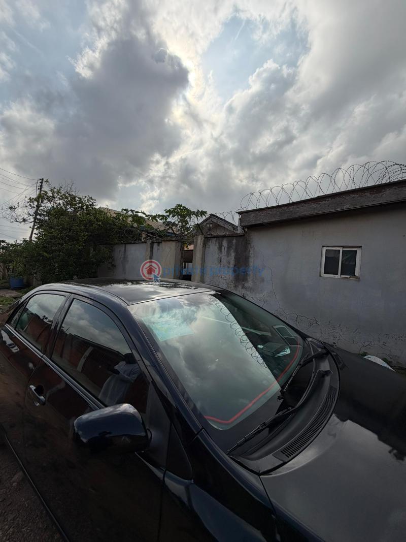 House For Sale At Ogo Oluwa Bada Estate, Opposite Kolapo Ishola Gra, Akobo, Ibadan. Ibadan Oyo - 4