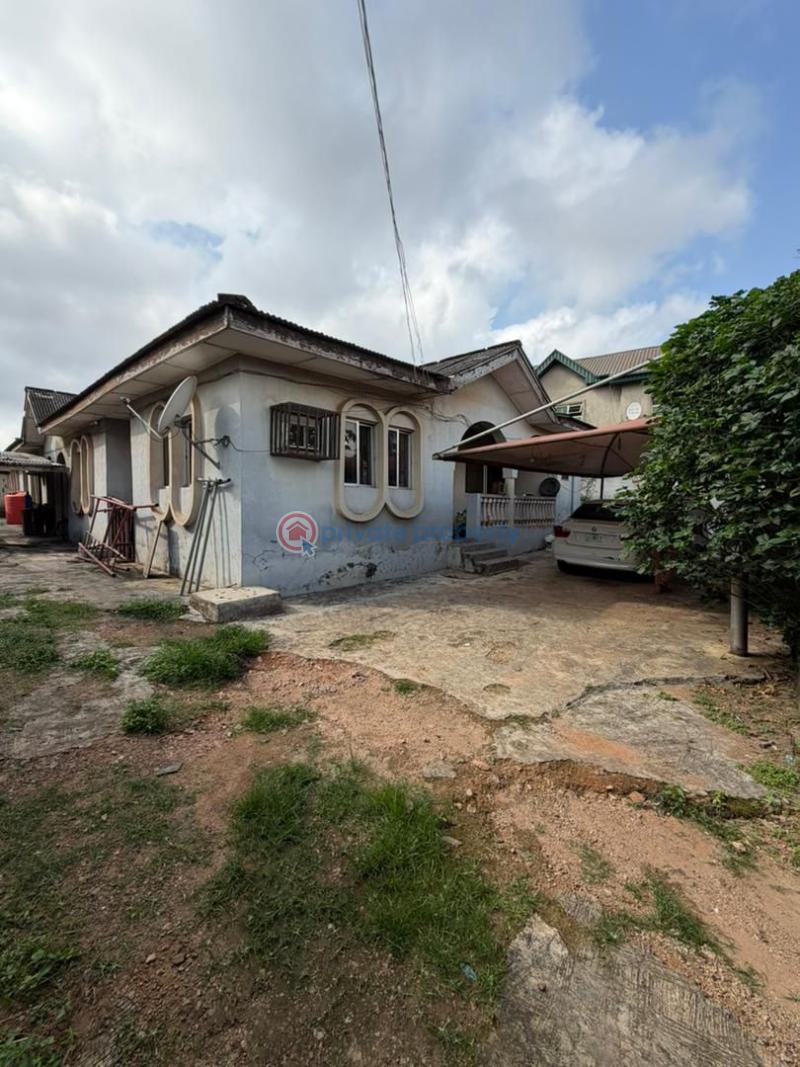 House For Sale At Ogo Oluwa Bada Estate, Opposite Kolapo Ishola Gra, Akobo, Ibadan. Ibadan Oyo - 0