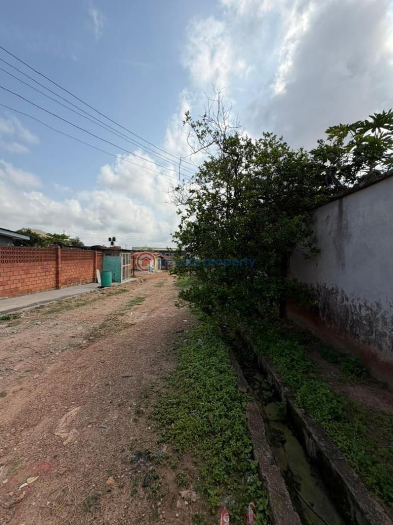 House For Sale At Ogo Oluwa Bada Estate, Opposite Kolapo Ishola Gra, Akobo, Ibadan. Ibadan Oyo - 1