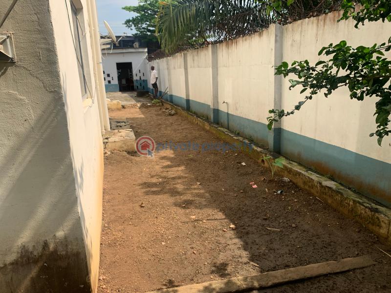 3 bedroom Block Of Flats For Sale Adeniyi Jones Ikeja Lagos - 6