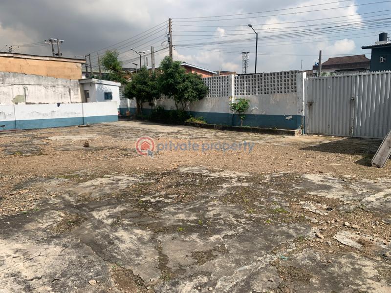 3 bedroom Block Of Flats For Sale Adeniyi Jones Ikeja Lagos - 3