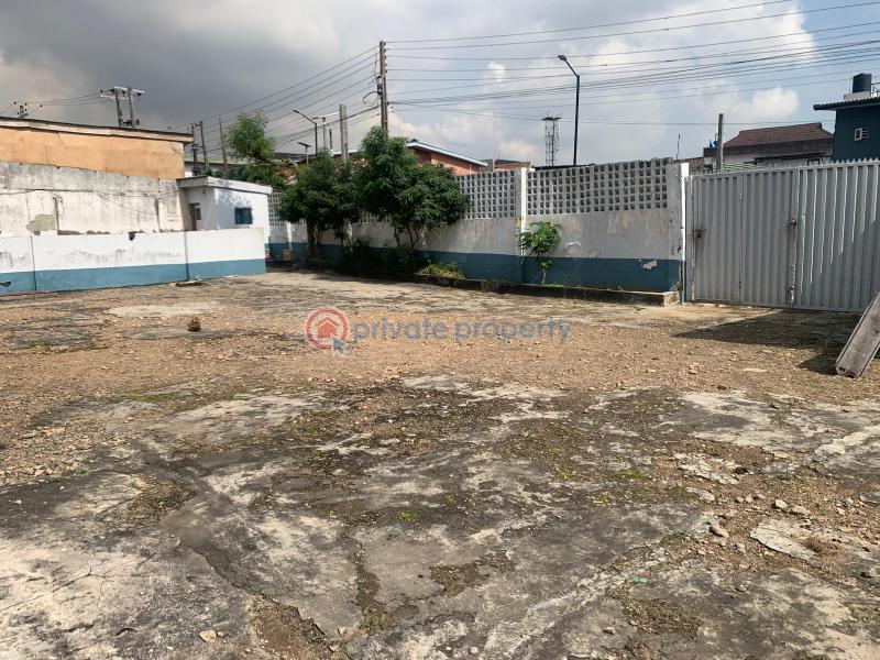 3 bedroom Block Of Flats For Sale Adeniyi Jones Ikeja Lagos - 9