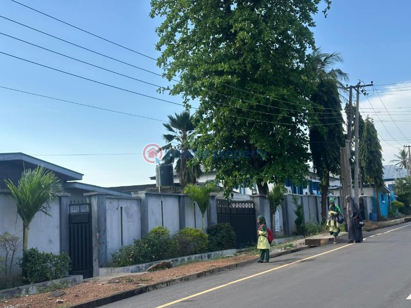 A twin 4 bedroom bungalow with a room and parlor bq - 0 4 bedroom Bungalow For Sale Moremi, New Bodija, Ibadan Oyo - 0