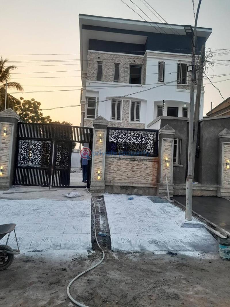 8 bedroom Maisonette For Sale Gowon Estate Egbeda Alimosho Lagos - 16