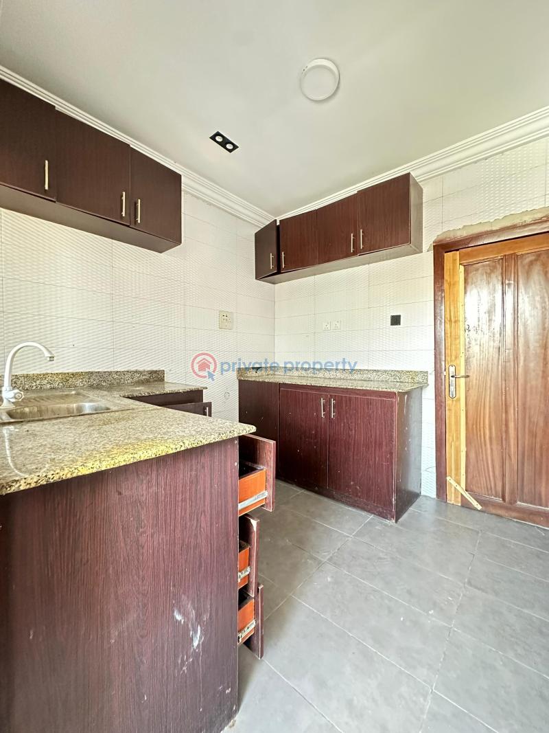 A very spacious 3 bedroom apartment - 14 3 bedroom Flat & Apartment For Rent Ologolo Lekki Lagos - 14