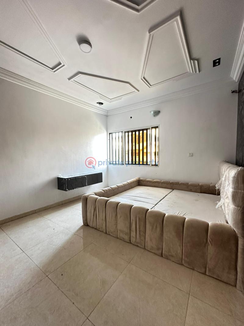 A very spacious 3 bedroom apartment - 4 3 bedroom Flat & Apartment For Rent Ologolo Lekki Lagos - 4