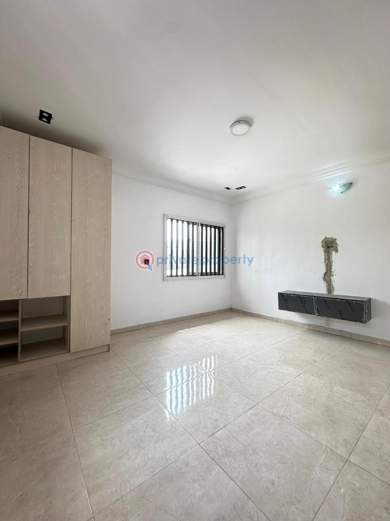 A very spacious 3 bedroom apartment - 11 3 bedroom Flat & Apartment For Rent Ologolo Lekki Lagos - 11