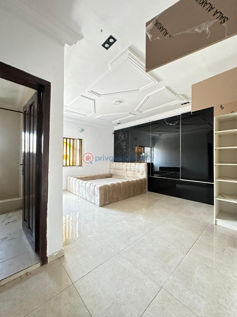 A very spacious 3 bedroom apartment - 2 3 bedroom Flat & Apartment For Rent Ologolo Lekki Lagos - 2