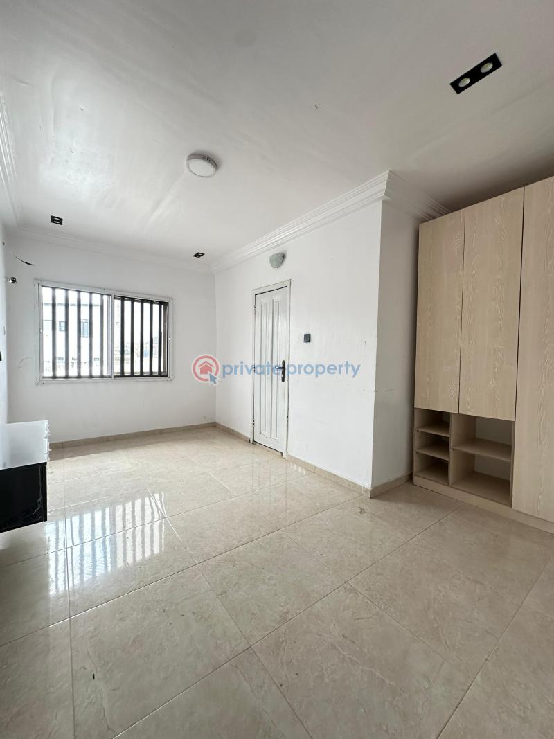 A very spacious 3 bedroom apartment - 6 3 bedroom Flat & Apartment For Rent Ologolo Lekki Lagos - 6