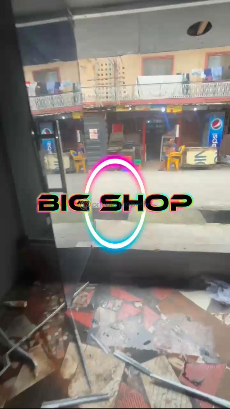 Shop For Rent Off Ojuelegba Road Surulere Lagos - 1