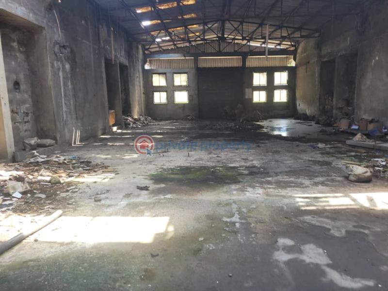 A warehouse on a land measuring 8700 sqm in a strategic industrial neighbourhood - 4 Warehouse For Rent Surulere Lagos - 4