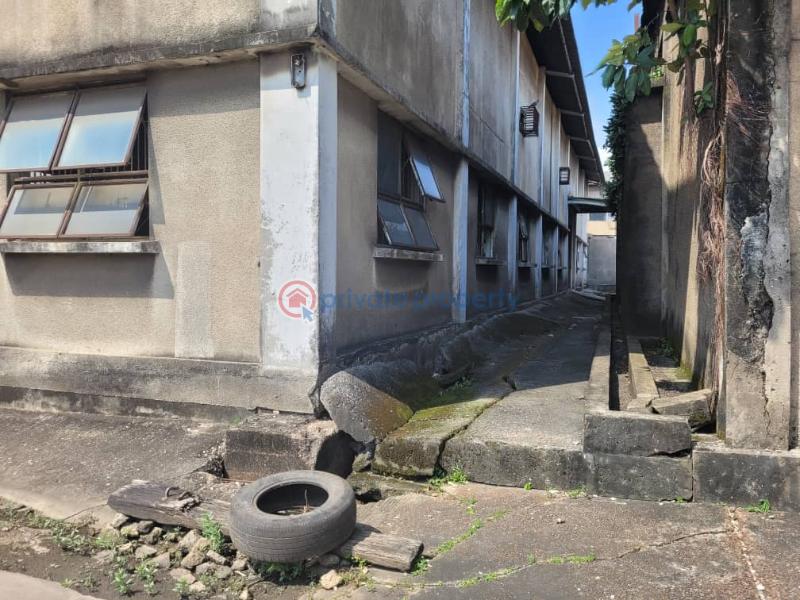 A warehouse on a land measuring 8700 sqm in a strategic industrial neighbourhood - 0 Warehouse For Rent Surulere Lagos - 0