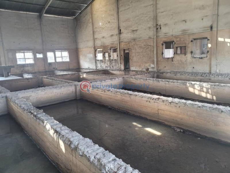 A warehouse on a land measuring 8700 sqm in a strategic industrial neighbourhood - 6 Warehouse For Rent Surulere Lagos - 6