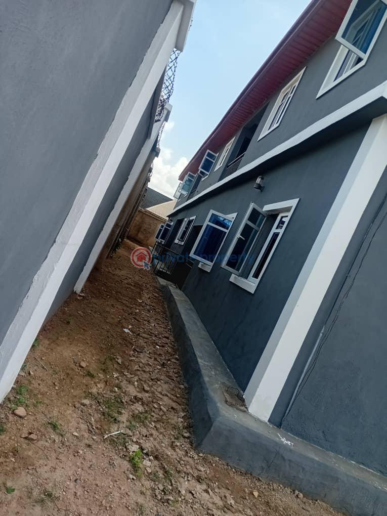 House For Sale Arapaja, Odo Ona Kekere Odo ona Ibadan Oyo - 3