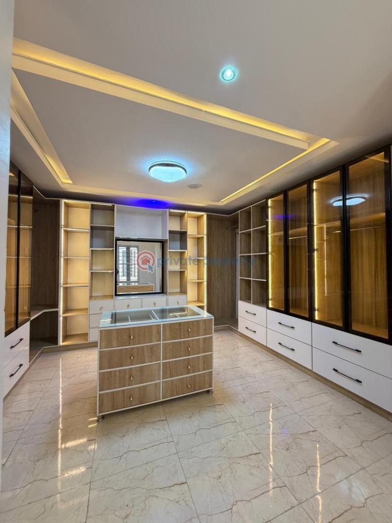 5 bedroom Detached Duplex For Sale Chevron Drive Lekki Lagos - 1