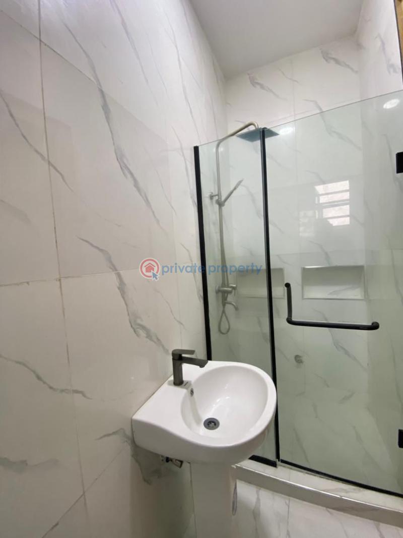5 bedroom Detached Duplex For Sale Chevron Drive Lekki Lagos - 3