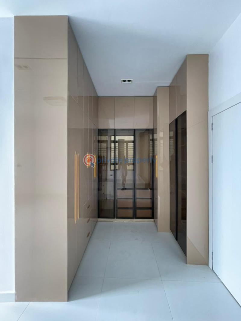 5 bedroom Detached Duplex For Sale Chevron, Lekki Lagos - 8