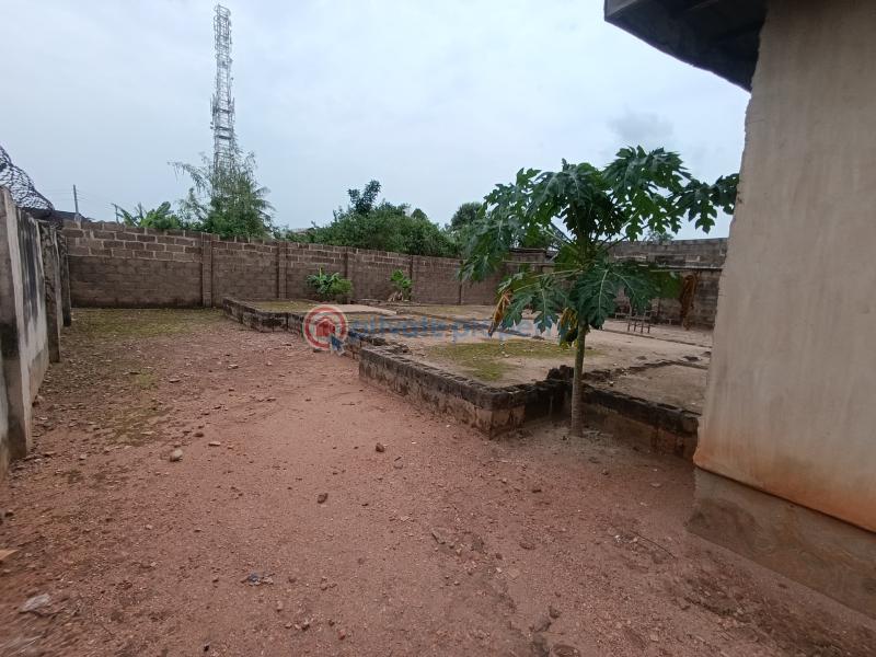 Land For Sale Behind Avenza Grand Spring Hotel, Opposite Foodco, Akala Express, Ibadan. Ibadan Oyo