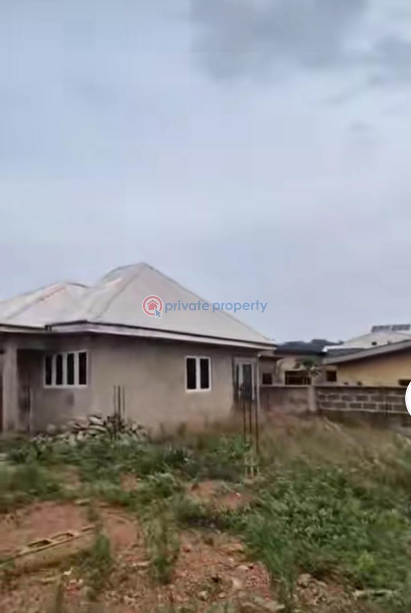 House For Sale In Ikolaba, Federal Housing Estate. Ibadan Oyo - 1