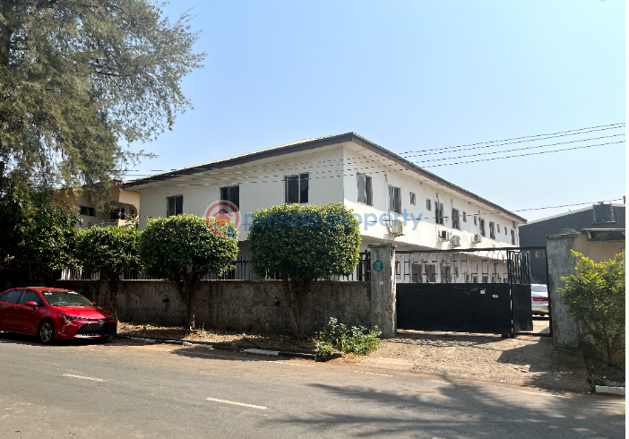 A well located property for sale - 1 Flat & Apartment For Sale Wuse Zone 4 Zone 1-7 Abuja Phase 1  - 1