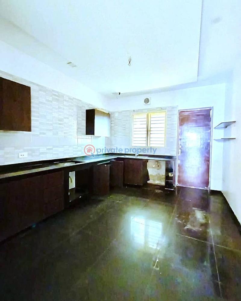 A well maintained 4-bedroom maisonette - 8 4 bedroom Maisonette For Rent Lekki Phase 1 Lagos - 8