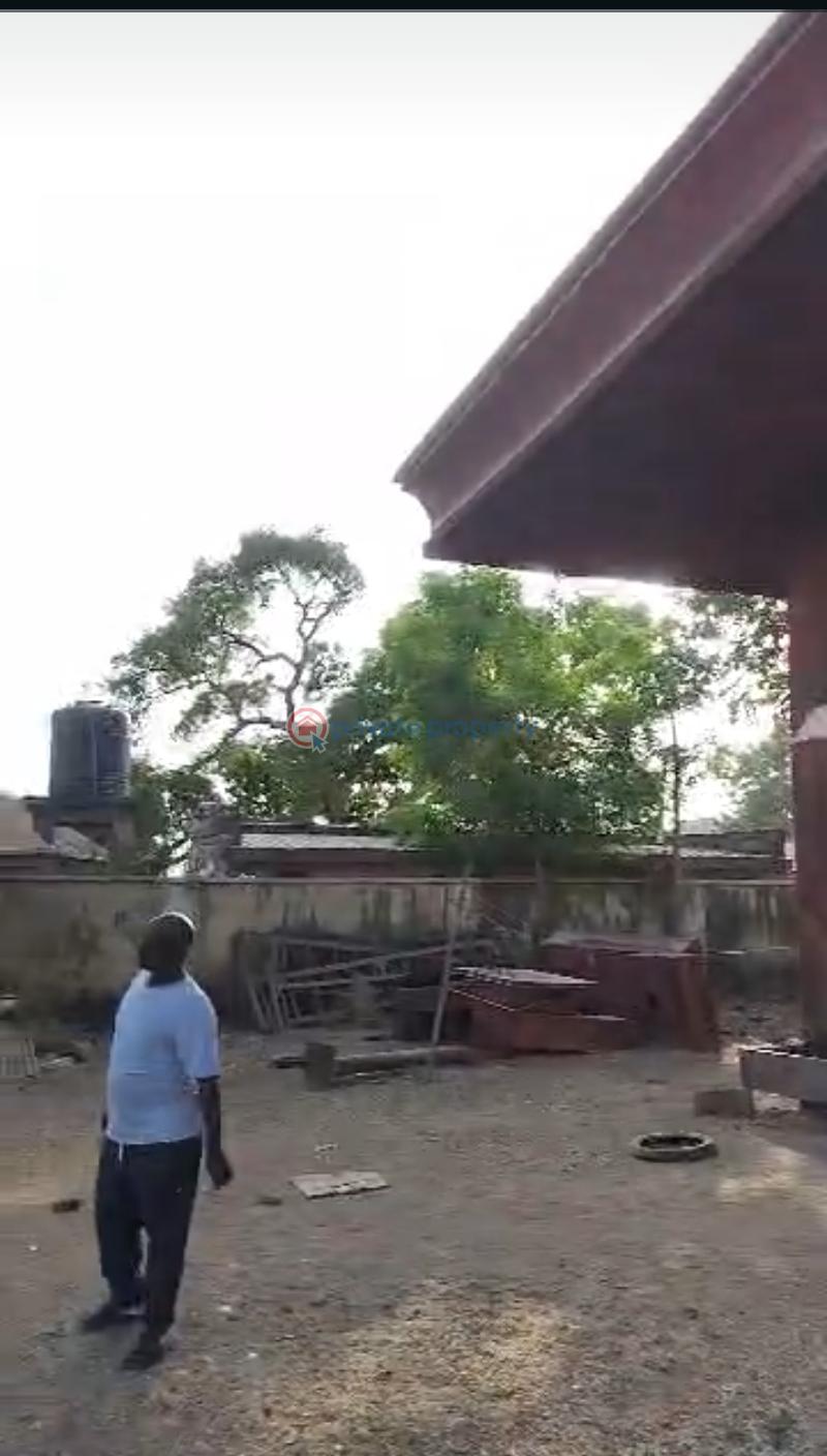 Commercial Land For Sale Abacha Road / By Old Karu Road / Mararaba Karu Nassarawa - 1