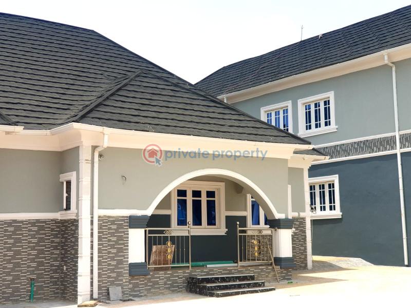 4 bedroom Bungalow For Sale 📍abese Elebu Oluyol Ibadan Oyo - 1