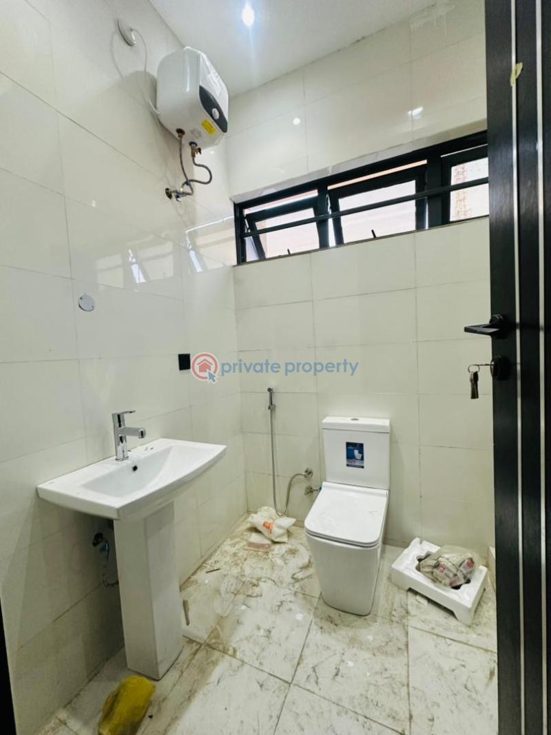5 bedroom Detached Duplex For Sale Magodo GRA Phase 1 Ojodu Lagos - 5