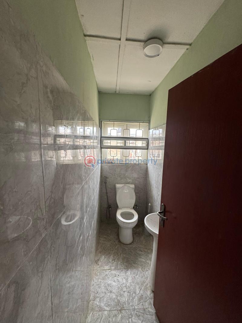 House For Rent Adeyi, Old Bodija** Area Ibadan Oyo - 4