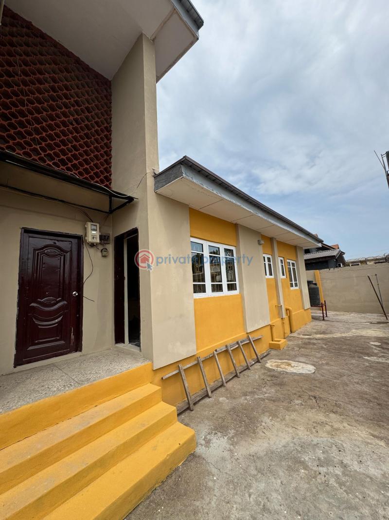 House For Rent Adeyi, Old Bodija** Area Ibadan Oyo - 0