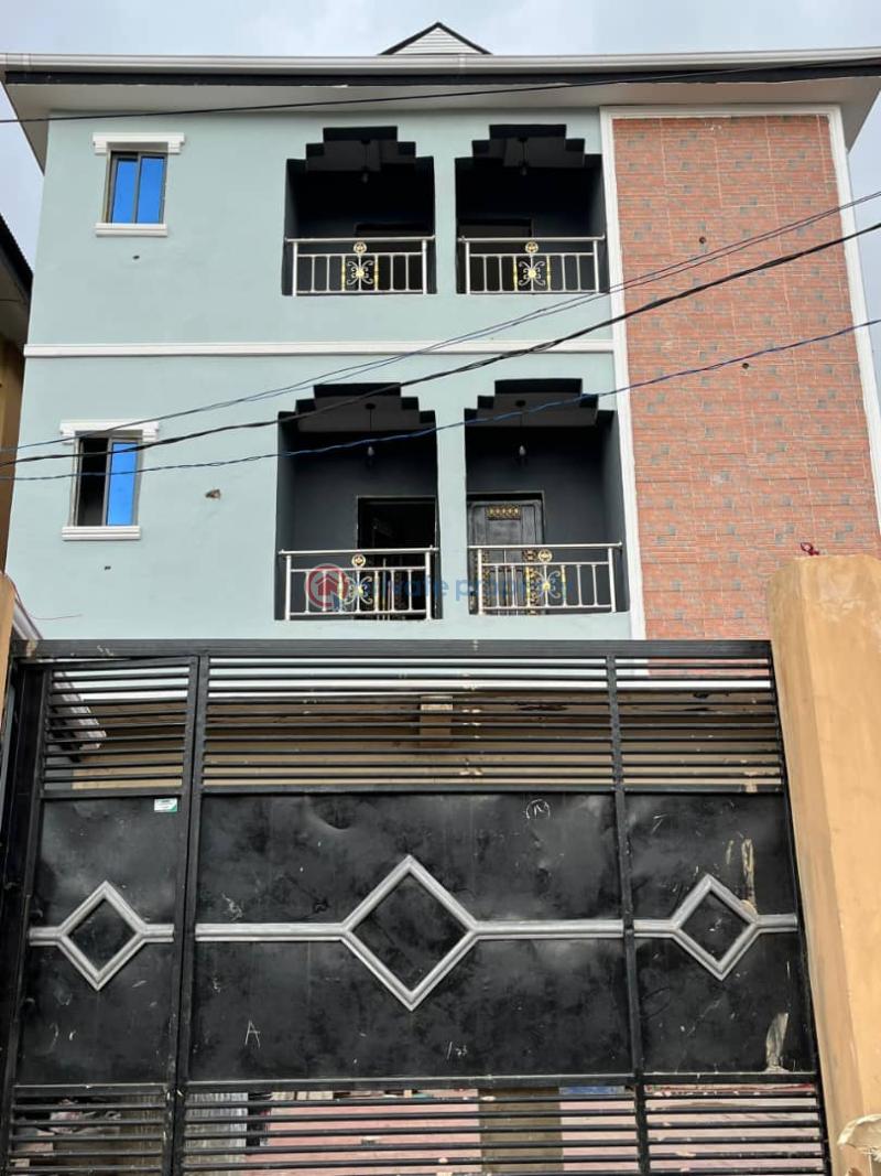 2 bedroom Flat & Apartment For Sale Fadeyi Shomolu Lagos
