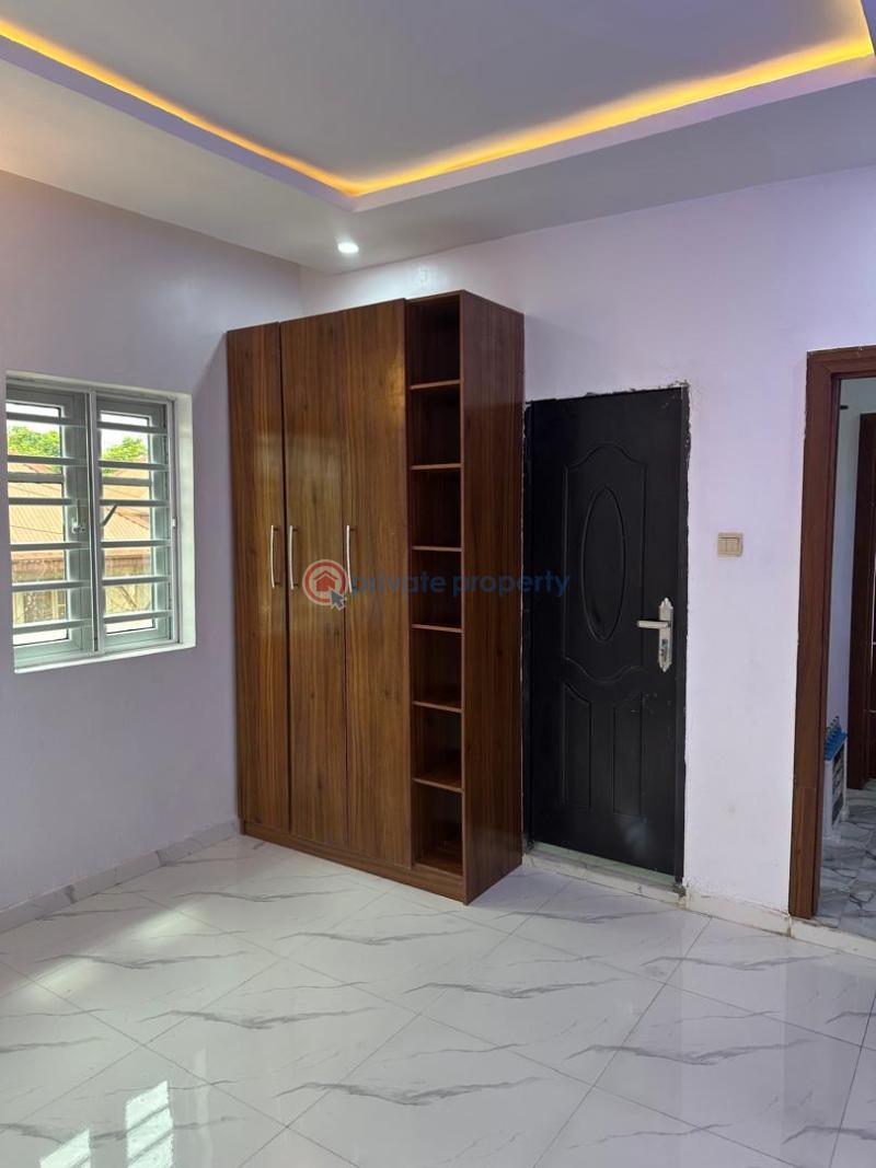 3 bedroom Detached Bungalow For Sale Alaka, Elebu Akala Express Ibadan Oyo - 3