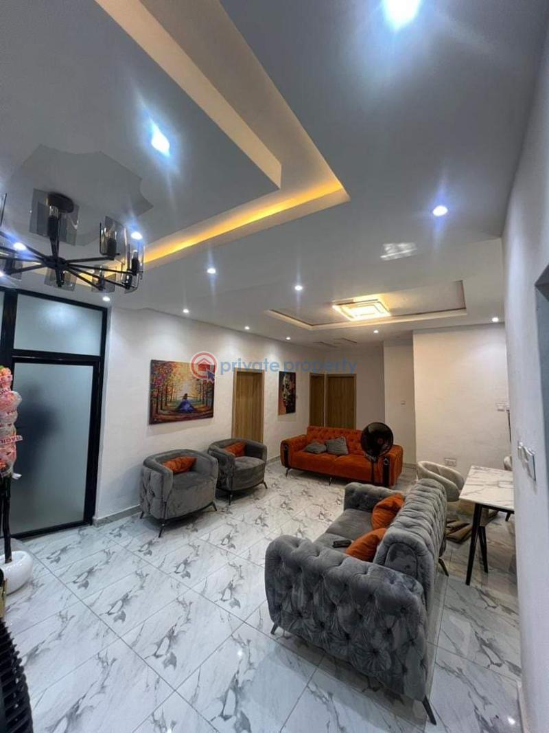 3 bedroom Block Of Flats For Sale Surulere Lagos - 1