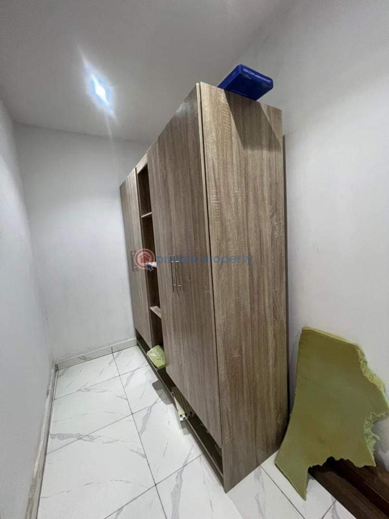 3 bedroom Block Of Flats For Sale Surulere Lagos - 7