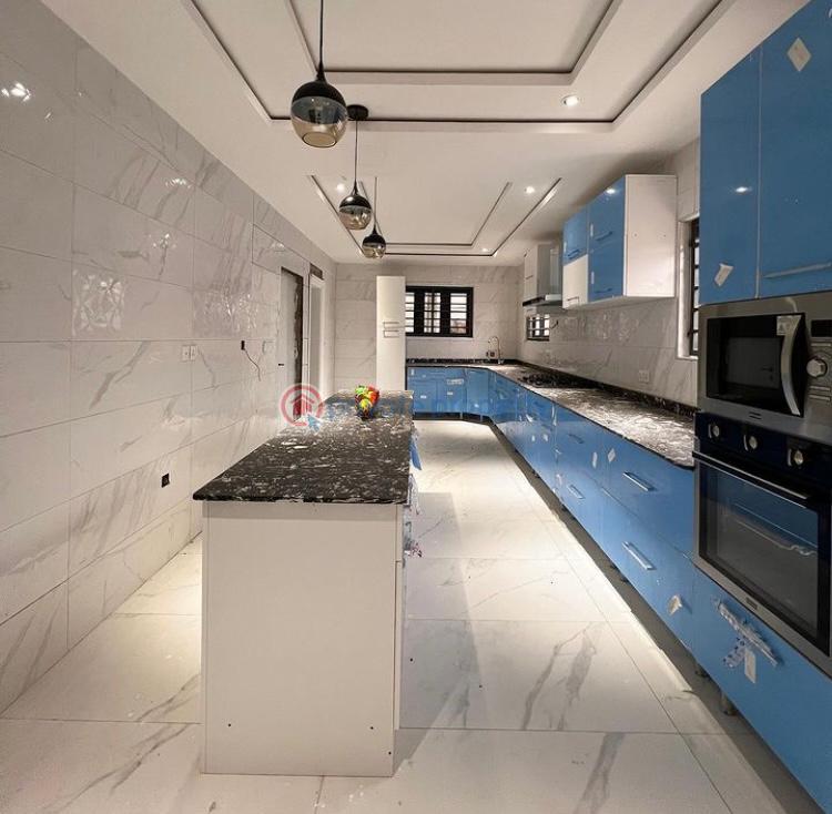 Affordable 6 bedroom detached duplex with a studio apartment as bq, rooftop terrace for up to 50 guest and solar inverter - 4 6 bedroom Detached Duplex For Sale Ikate Elegushi Lekki Lagos - 4