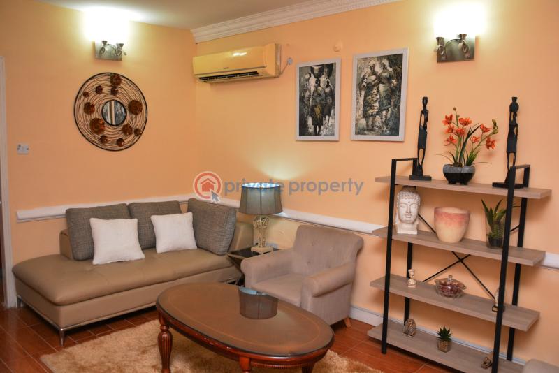 2 bedroom Flat & Apartment Short let 2 Olatubosun Street. Shonibare Estate Ikeja GRA Lagos - 3