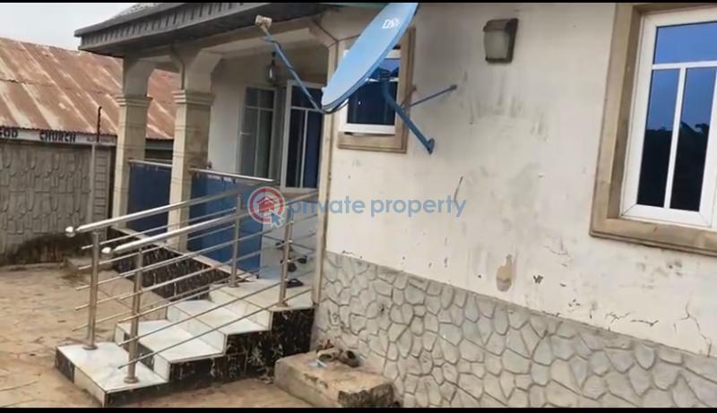 4 bedroom Bungalow For Sale Alayo Community Nearest Landmark Is Jiboye Filling Apata Ibadan Oyo - 0