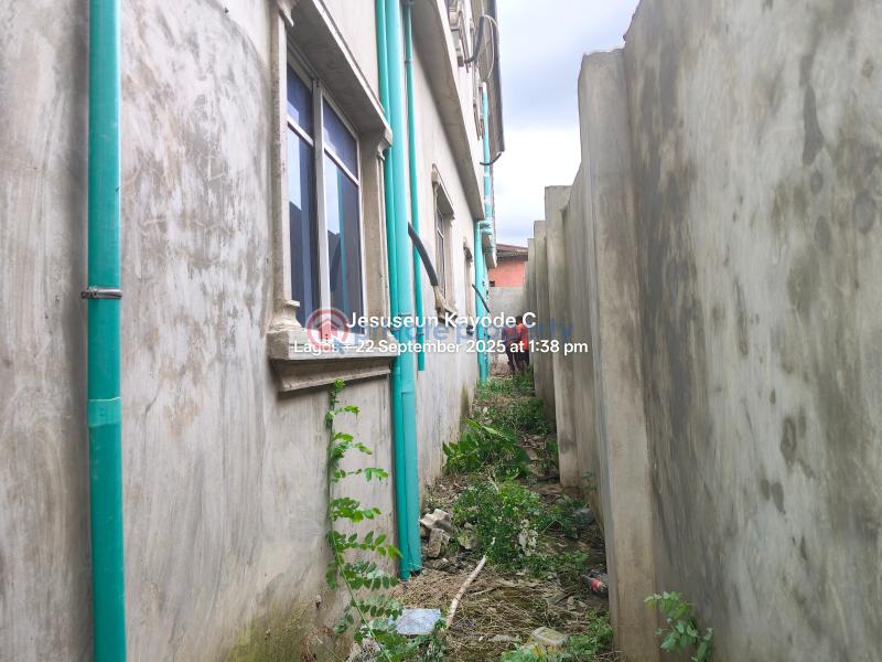 4 bedroom Duplex For Sale Ona Iwamimo Street Off Ori Oke Bus Stop Ejigbo Ejigbo Lagos - 4