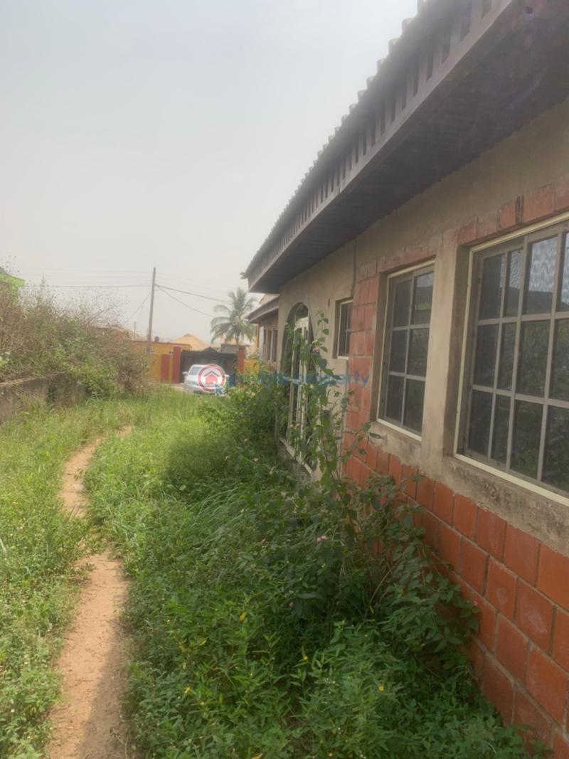 3 bedroom Semi detached Bungalow For Sale Adeun Area, Cresent University, Abeokuta Abeokuta Ogun - 0