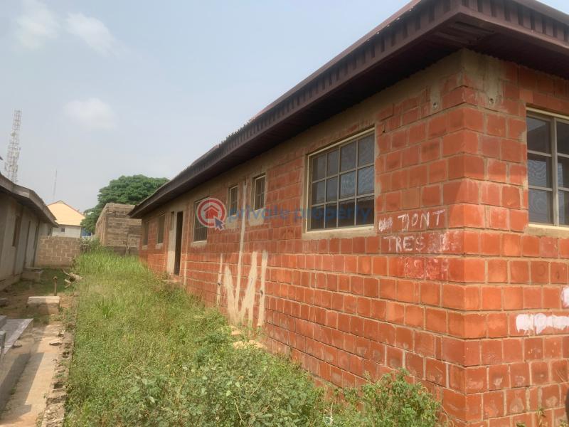 3 bedroom Semi detached Bungalow For Sale Adeun Area, Cresent University, Abeokuta Abeokuta Ogun - 8