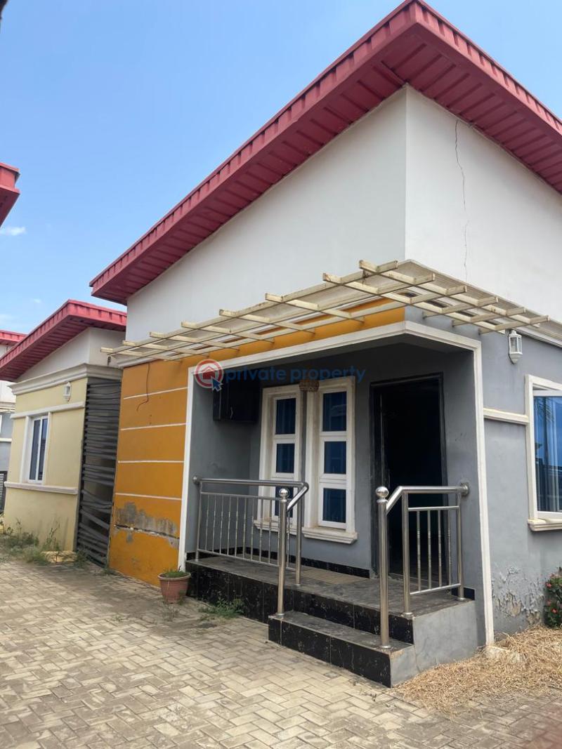An all-en-suite, modern and newly built 3bedroom bungalow - 14 3 bedroom Detached Bungalow For Sale Oxford Estate Mowe Ogun area  - 14