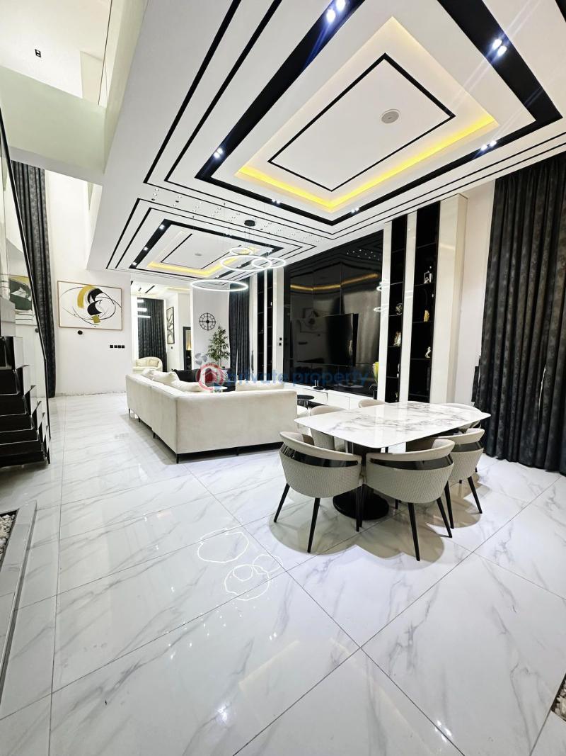 An alluring 5 bedroom  fully detached duplex  with swimming pool. - 12 5 bedroom Detached Duplex For Sale Orchid Road Lekki Lagos - 12