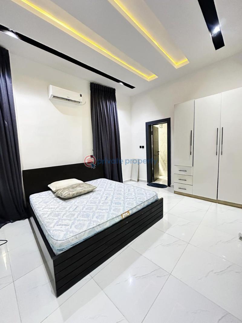 An alluring 5 bedroom  fully detached duplex  with swimming pool. - 7 5 bedroom Detached Duplex For Sale Orchid Road Lekki Lagos - 7