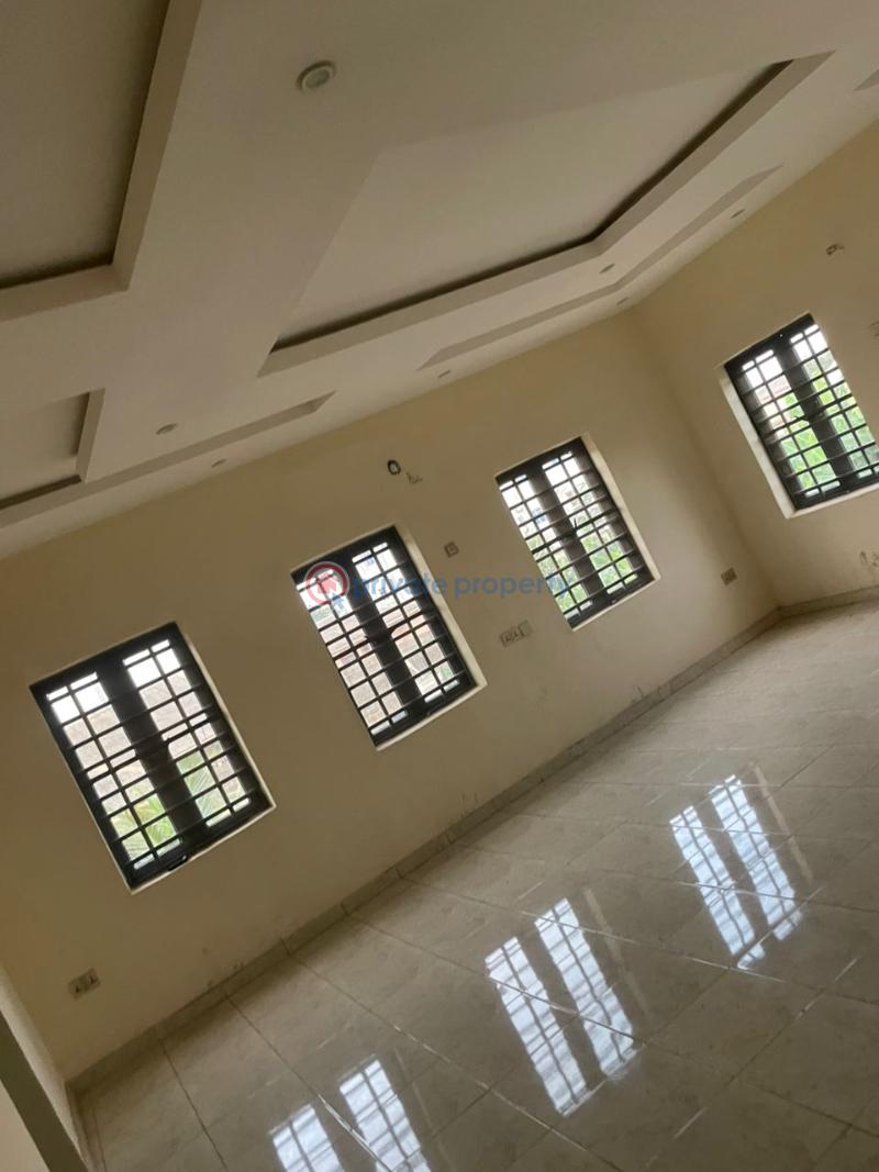 4 bedroom Detached Duplex For Sale Oshota Bus Stop, Along Ijede Road, Ikorodu, Lagos. Ijede Ikorodu Lagos - 7
