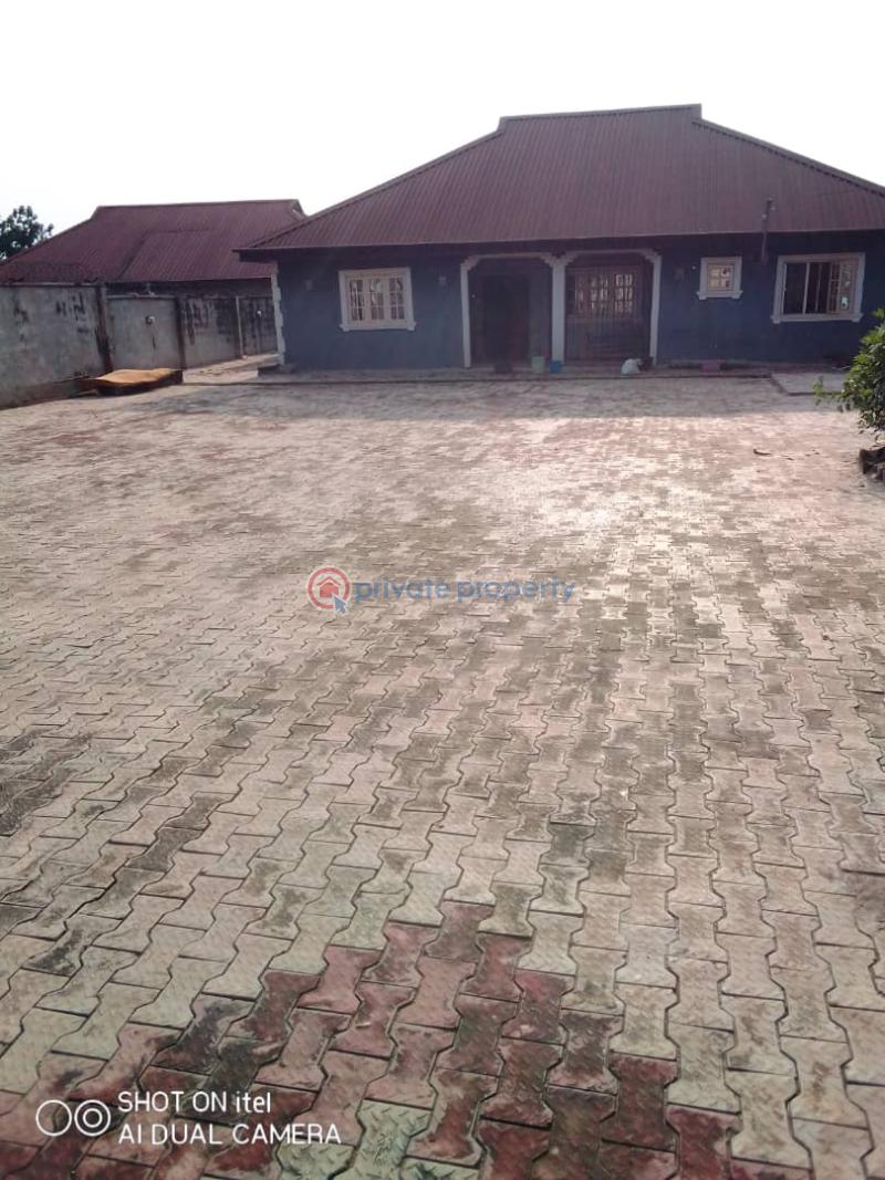 3 bedroom Bungalow For Sale Abayomi Adetola Street, Off Baba Alata Crescent, Mopelufa, Adamo, Ikorodu Ikorodu Lagos